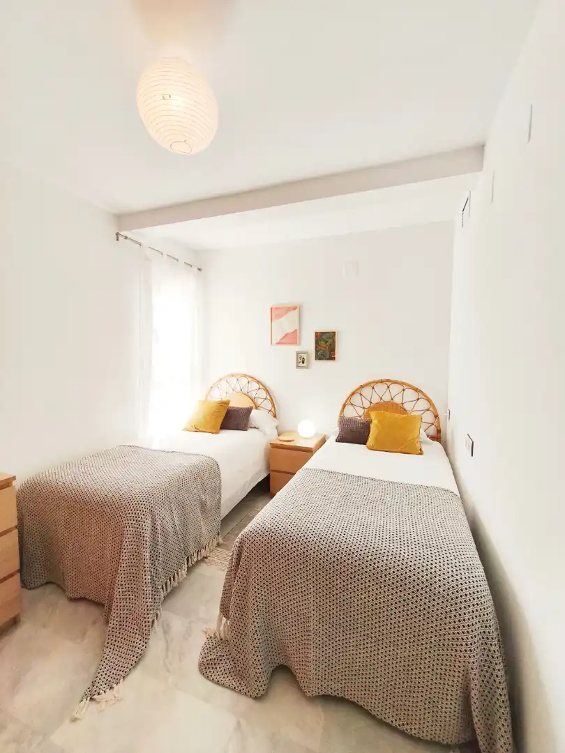 Schlafzimmer von Dachboden zum Verkauf in Almería mit Klimaanlage, Terrasse und Möbliert