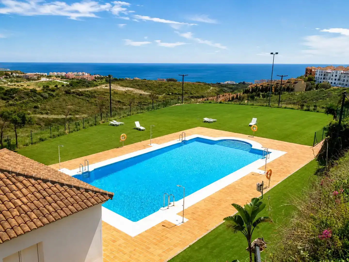 Piscina de Pis de lloguer en Manilva amb Aire condicionat, Piscina i Balcó