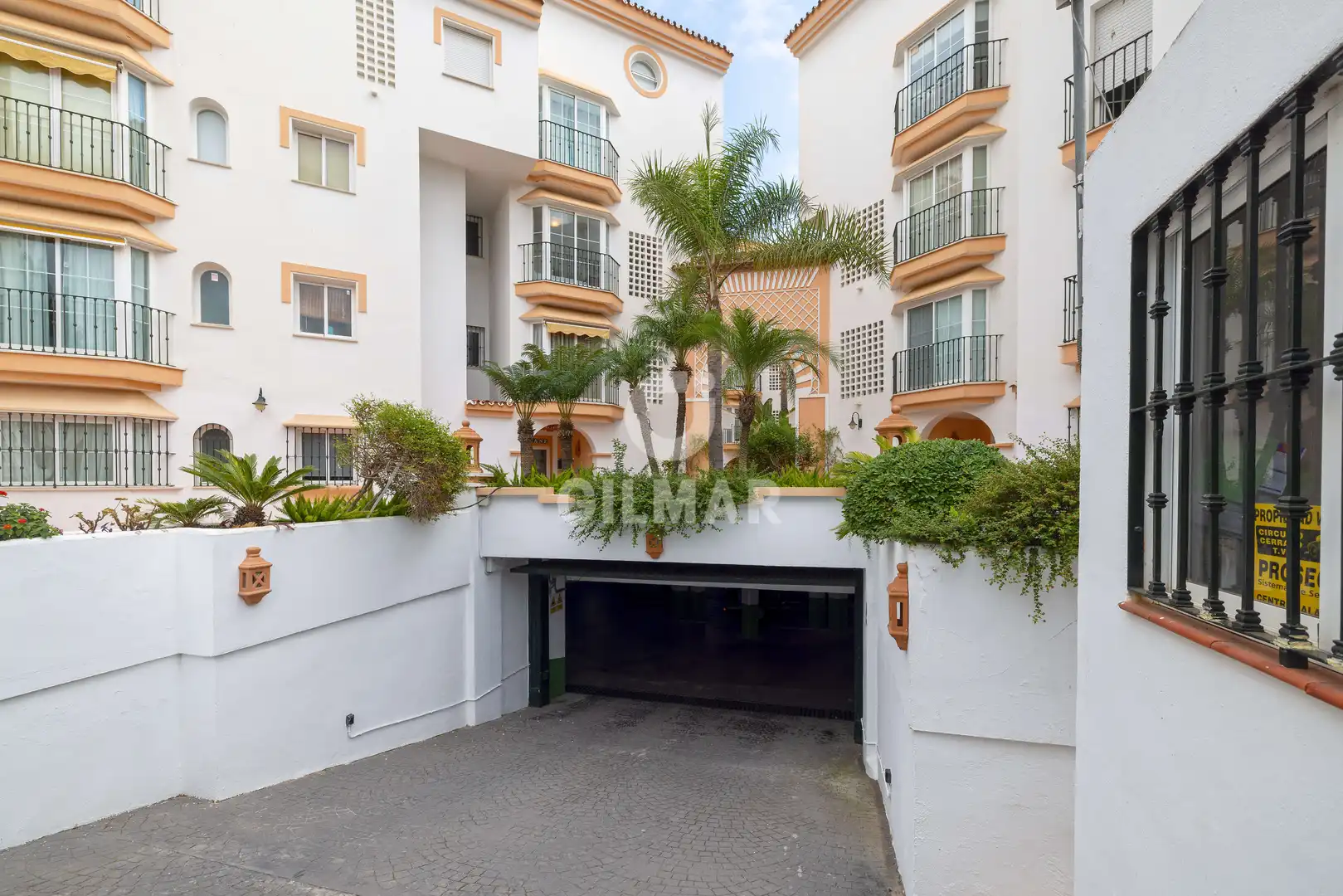 Vista exterior de Apartamento en venta en Marbella con Calefacción, Jardín privado y Trastero