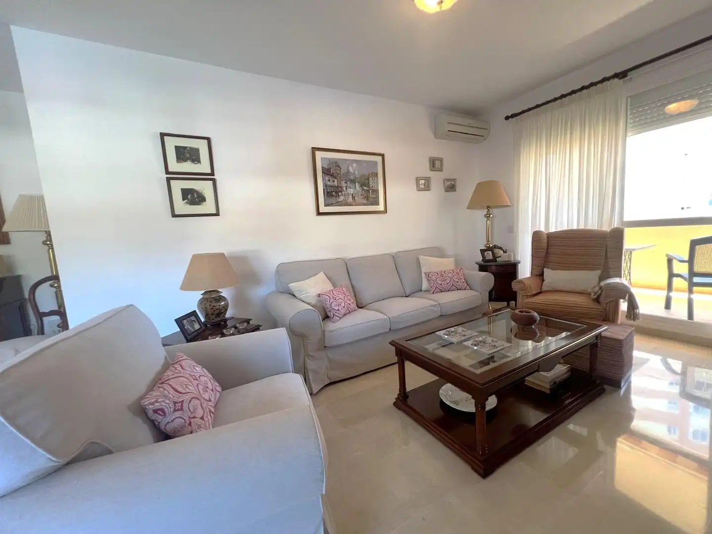 Sala de estar de Piso en venta en Fuengirola con Aire acondicionado, Jardín privado y Terraza