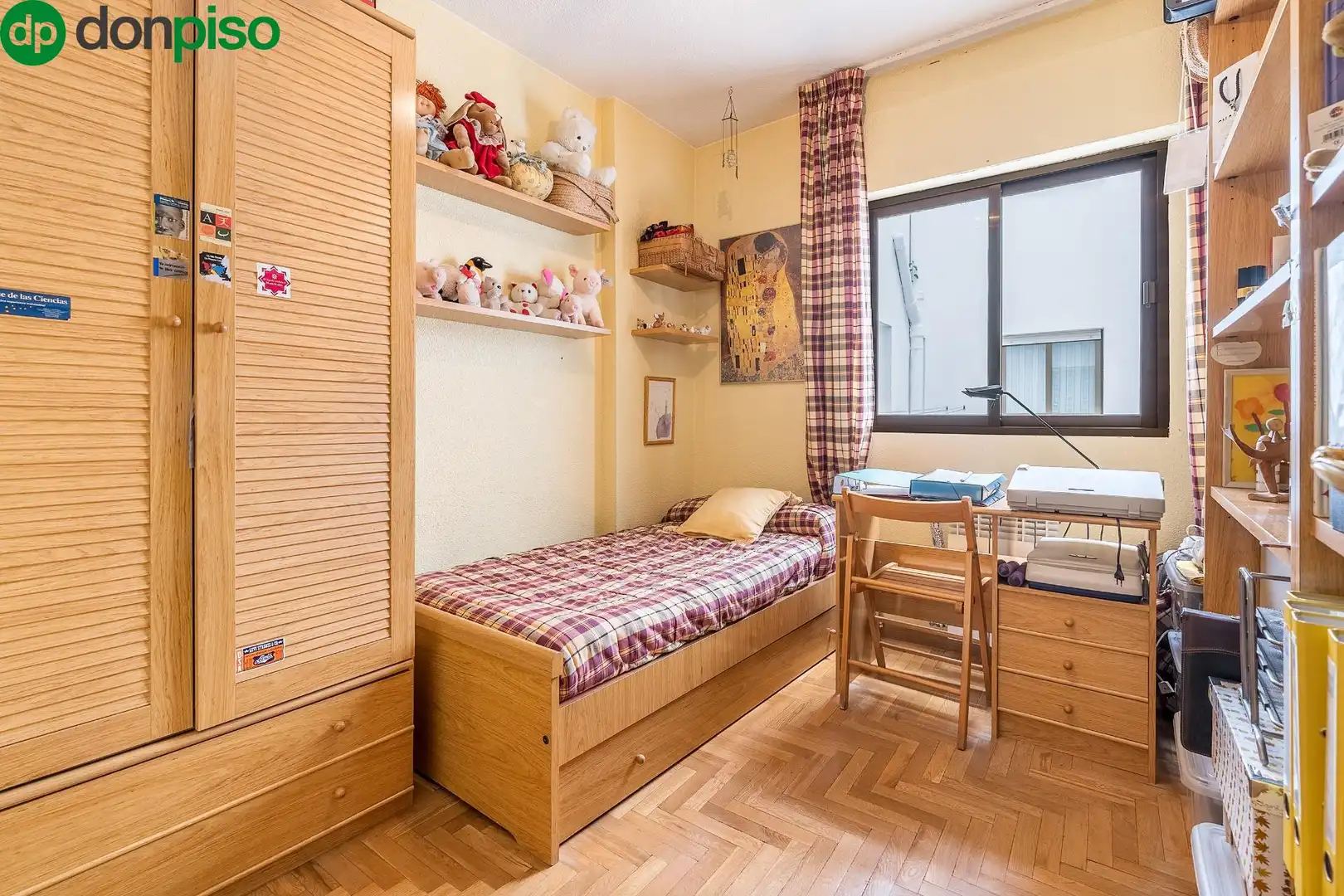 Bedroom of Flat for sale in Granada