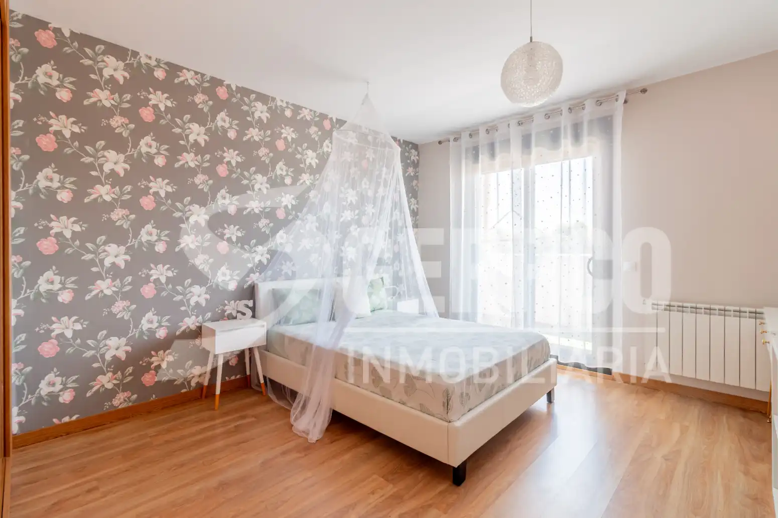 Habitación de Casa adosada en venta en Alcalá de Henares con Calefacción, Terraza y Piscina comunitaria