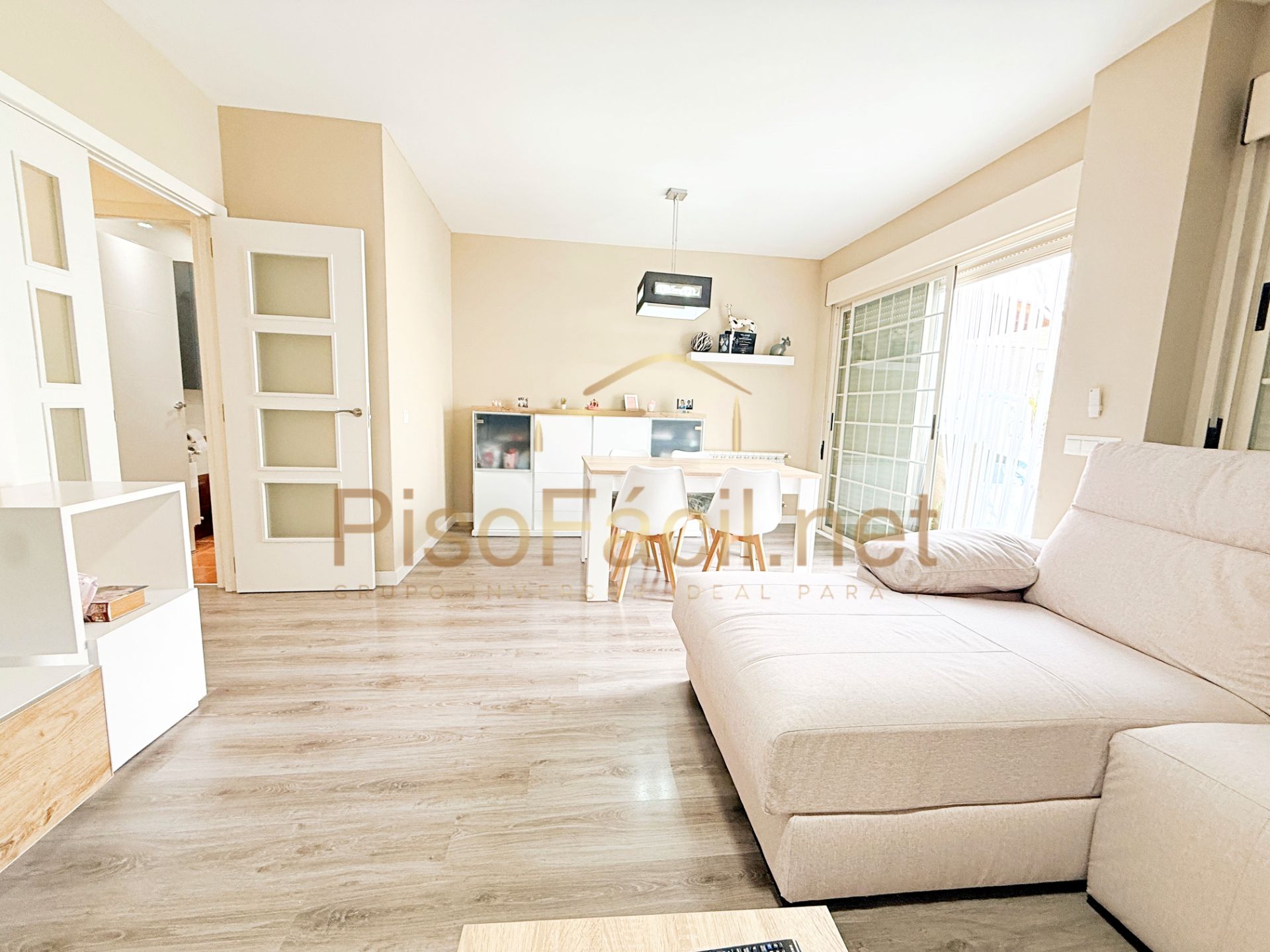 Sala de estar de Casa o chalet en venta en Parla con Calefacción, Jardín privado y Parquet