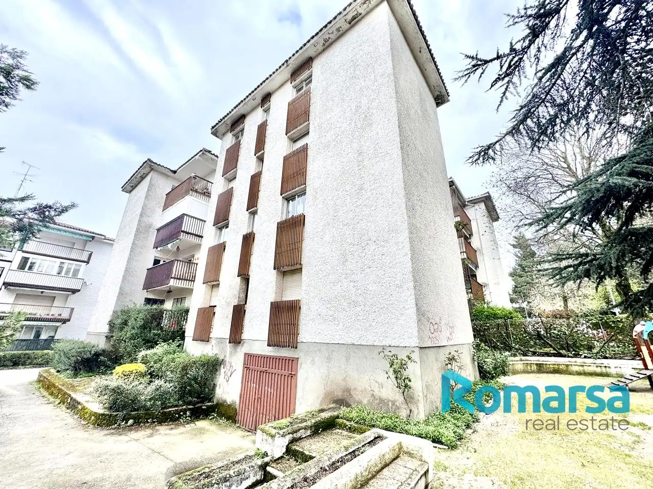 Vista exterior de Planta baixa en venda en El Espinar amb Calefacció, Parquet i Terrassa