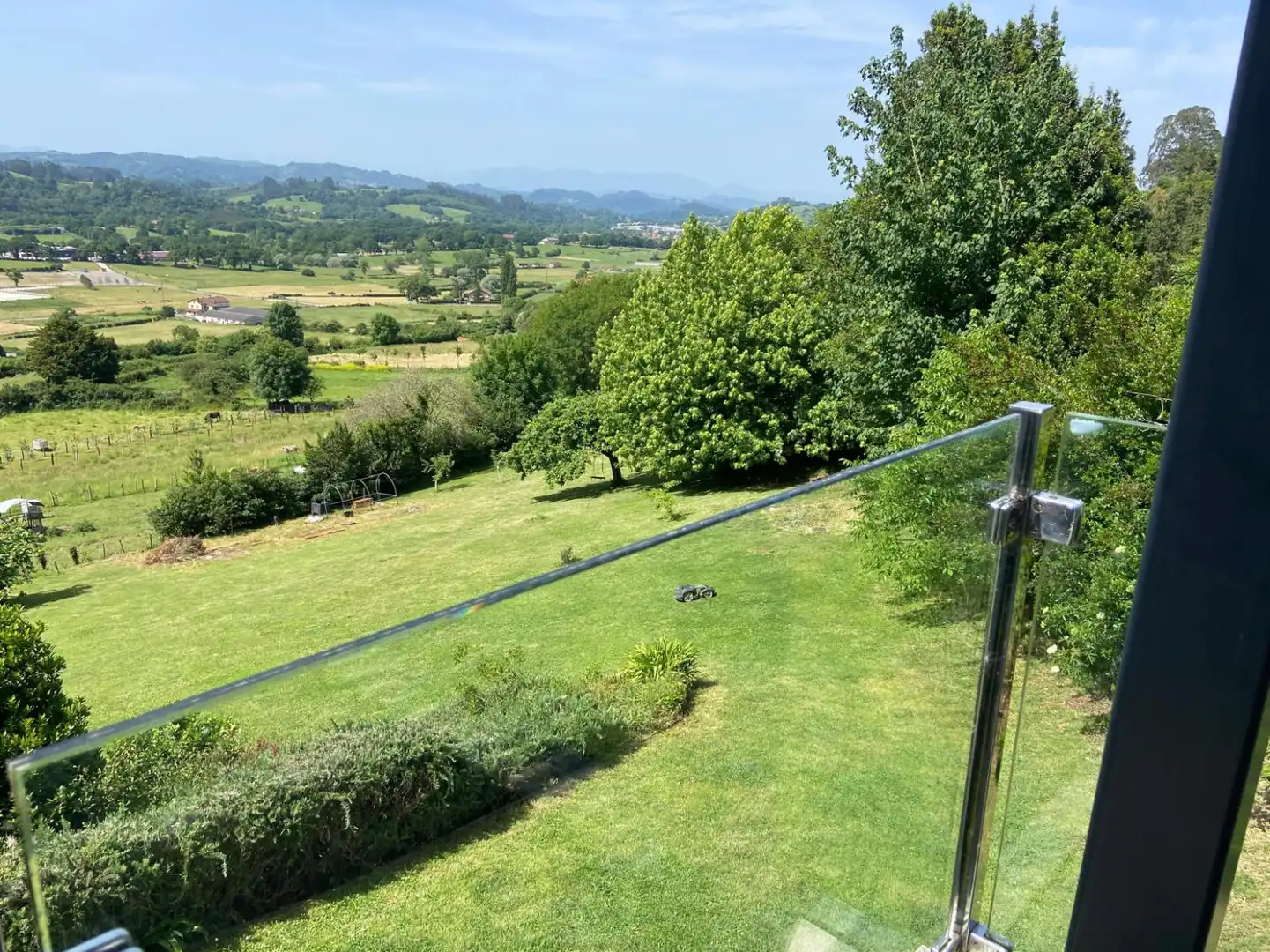 Jardí de Casa o xalet en venda en Sariego amb Calefacció, Terrassa i Traster