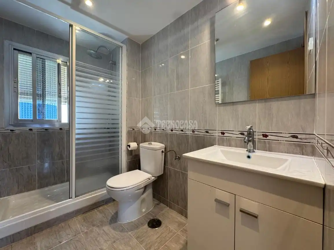 Baño de Piso en venta en Alcobendas con Calefacción, Parquet y Alarma