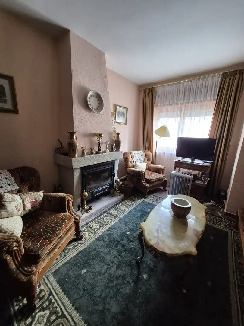 Sala de estar de Piso en venta en El Barraco  con Calefacción, Terraza y Amueblado