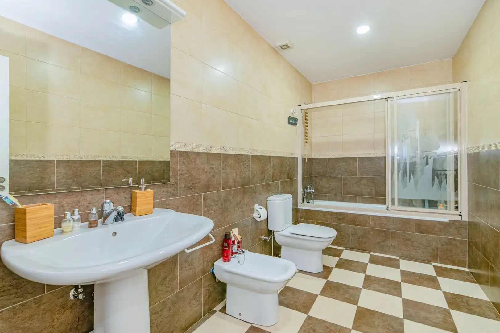 Badezimmer von Wohnung zum Verkauf in Dúrcal, Granada