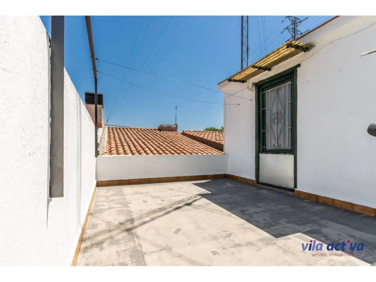 Vista exterior de Casa adosada en venda en Terrassa amb Calefacció i Terrassa