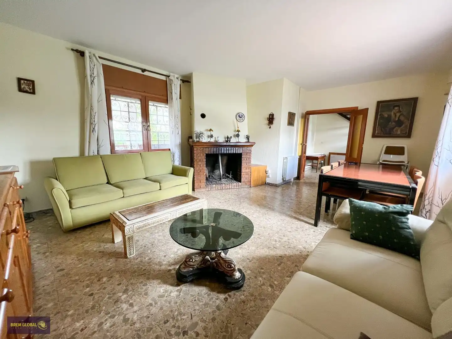 Sala d'estar de Casa o xalet en venda en La Cabrera amb Jardí privat, Terrassa i Traster