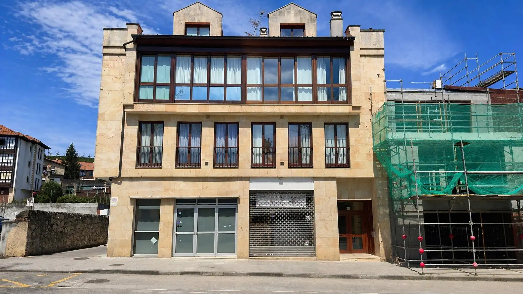 Außenansicht von Maisonette zum Verkauf in Comillas (Cantabria) mit Heizung