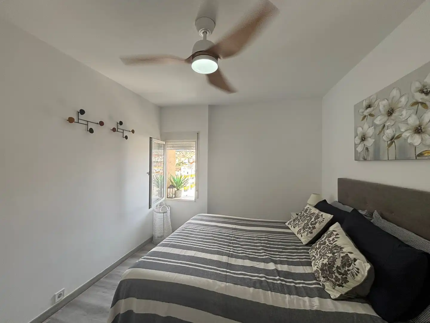 Dormitori de Apartament en venda en Benalmádena amb Aire condicionat, Terrassa i Moblat