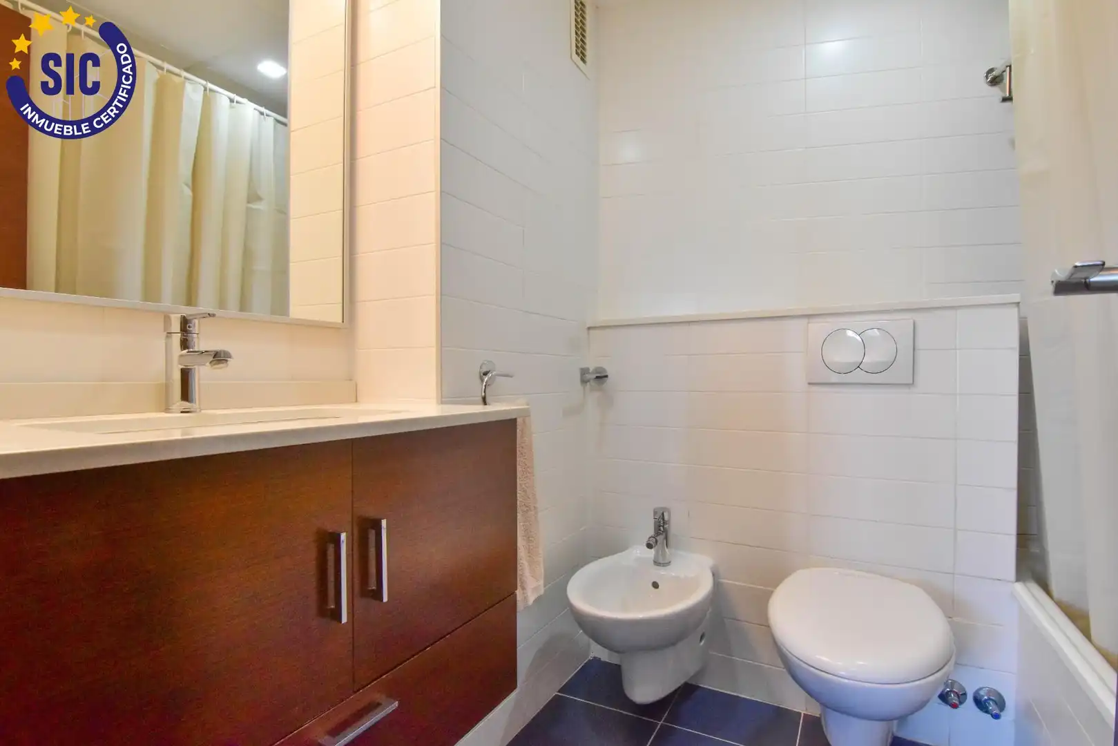 Baño de Dúplex en venta en Catarroja con Aire acondicionado, Calefacción y Trastero