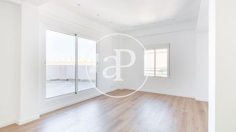 Foto 3 de Ático de alquiler en Avinguda de Peris I Valero, En Corts - Doctor Waksman, Valencia Capital