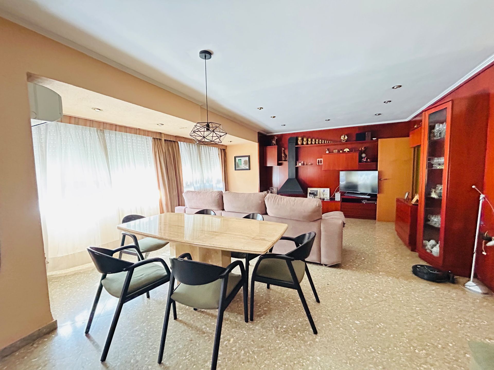 Sala d'estar de Pis en venda en  Valencia Capital amb Calefacció, Moblat i Forn