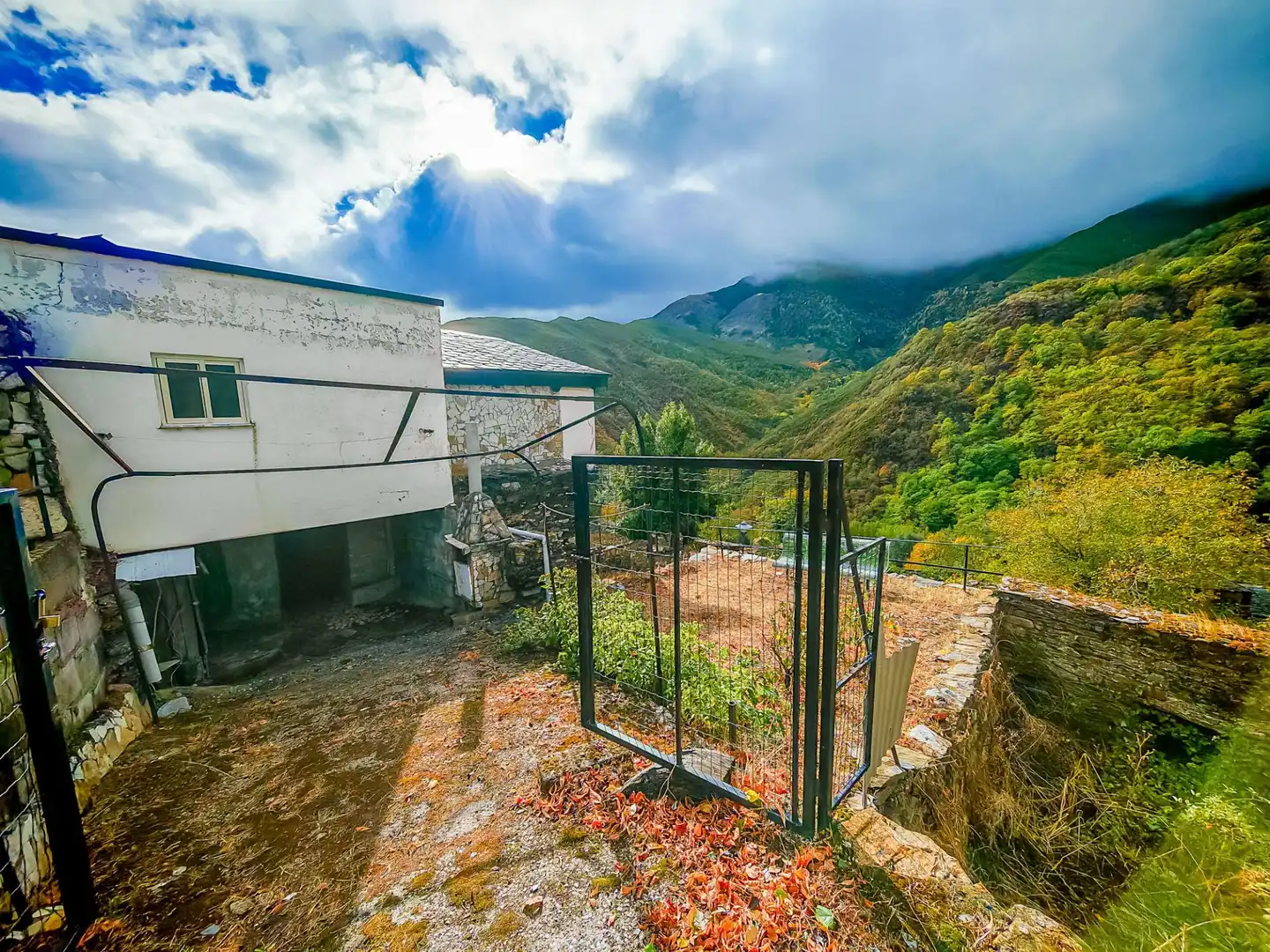 Exterior view of Houses for sale in Ponferrada  with Private garden