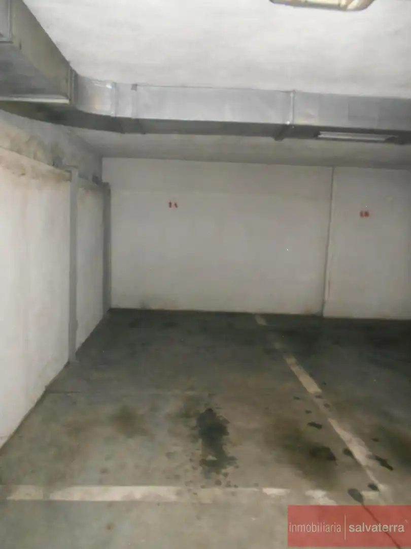 Parking de Piso de alquiler en As Neves   con Calefacción