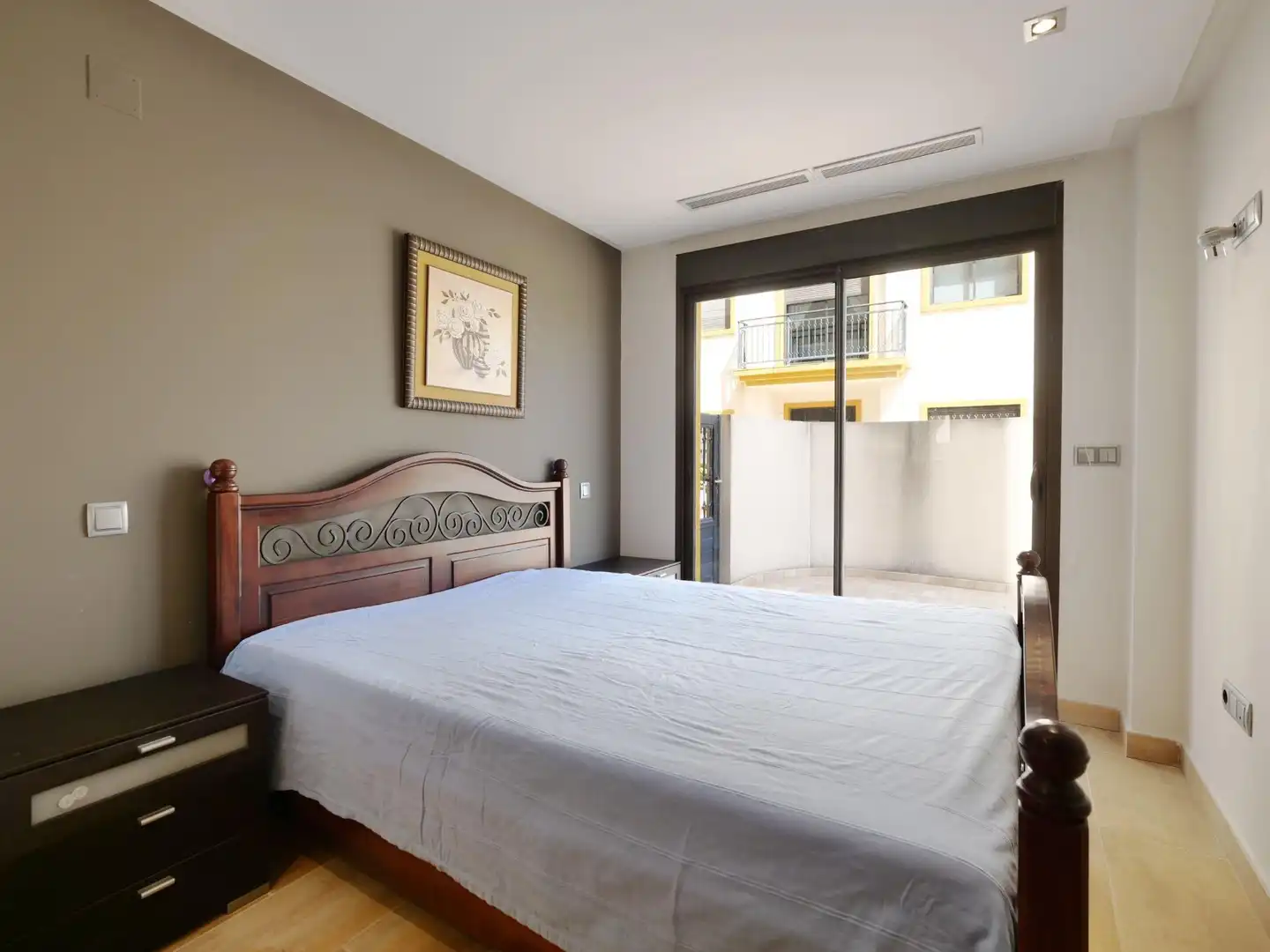 Habitación de Apartamento en venta en Guardamar del Segura con Aire acondicionado, Jardín privado y Terraza