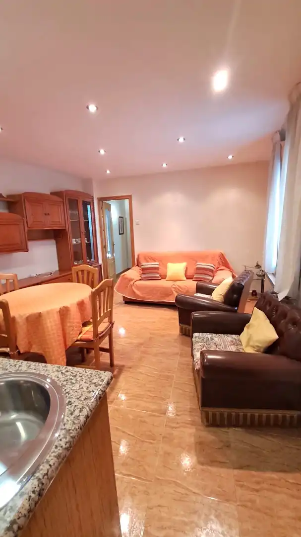 Sala d'estar de Casa o xalet en venda en Cuéllar amb Traster i Moblat