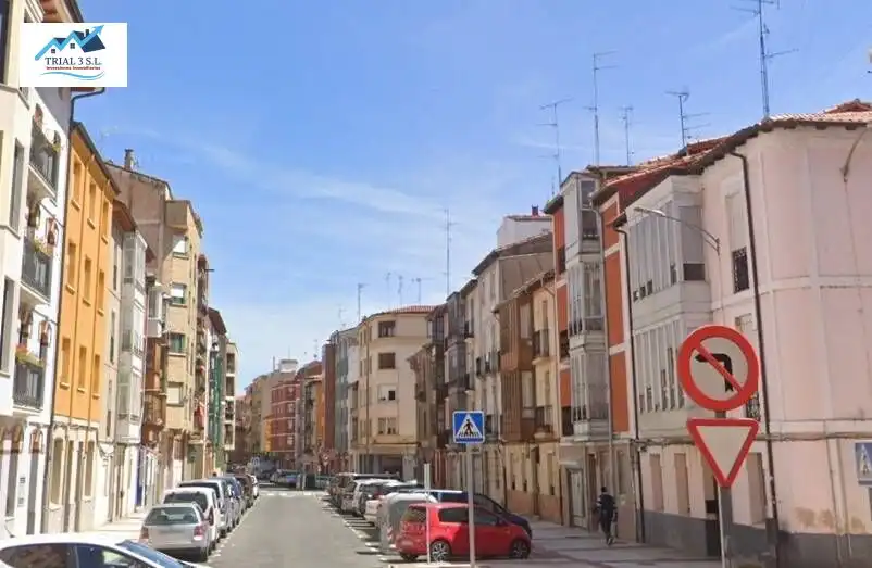 Außenansicht von Wohnung zum Verkauf in Miranda de Ebro