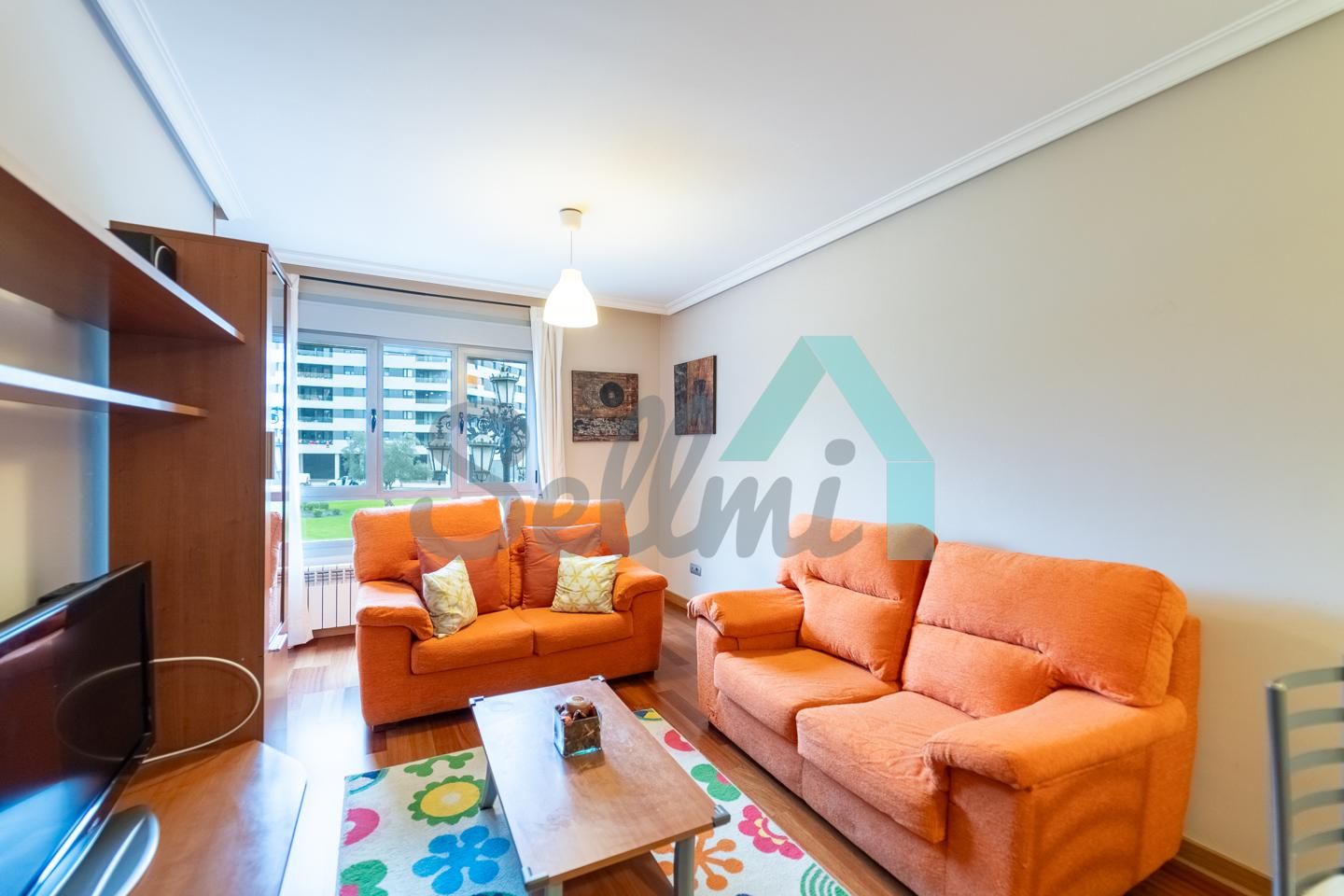 Living room of Flat for sale in Oviedo   with Heating, Parquet flooring and Storage room