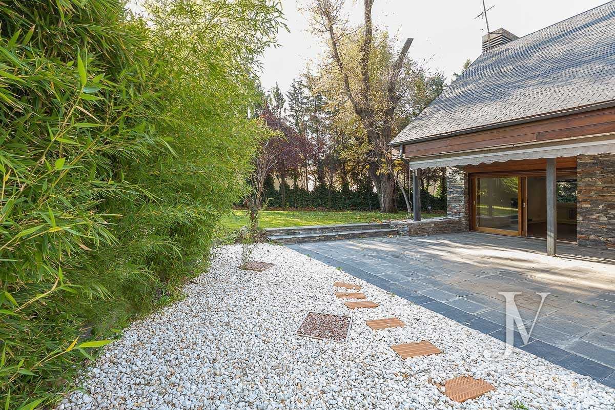 Jardí de Casa o xalet en venda en  Madrid Capital amb Aire condicionat, Calefacció i Jardí privat