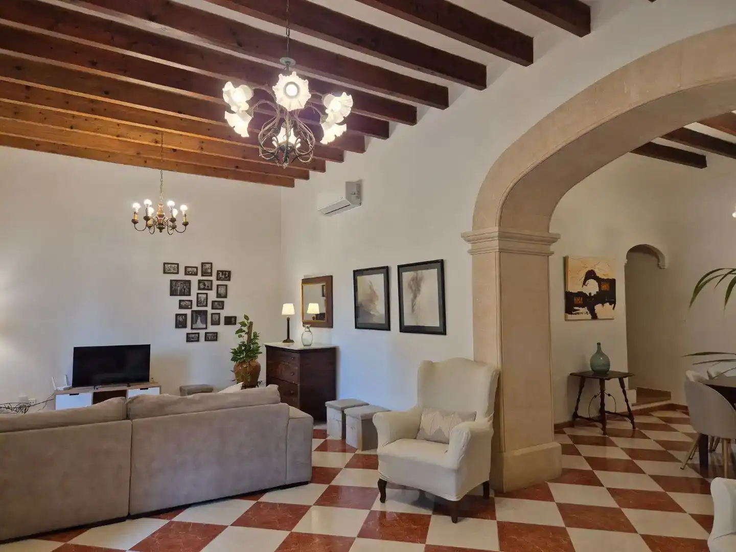 Sala d'estar de Casa adosada de lloguer en Ariany amb Aire condicionat, Jardí privat i Traster