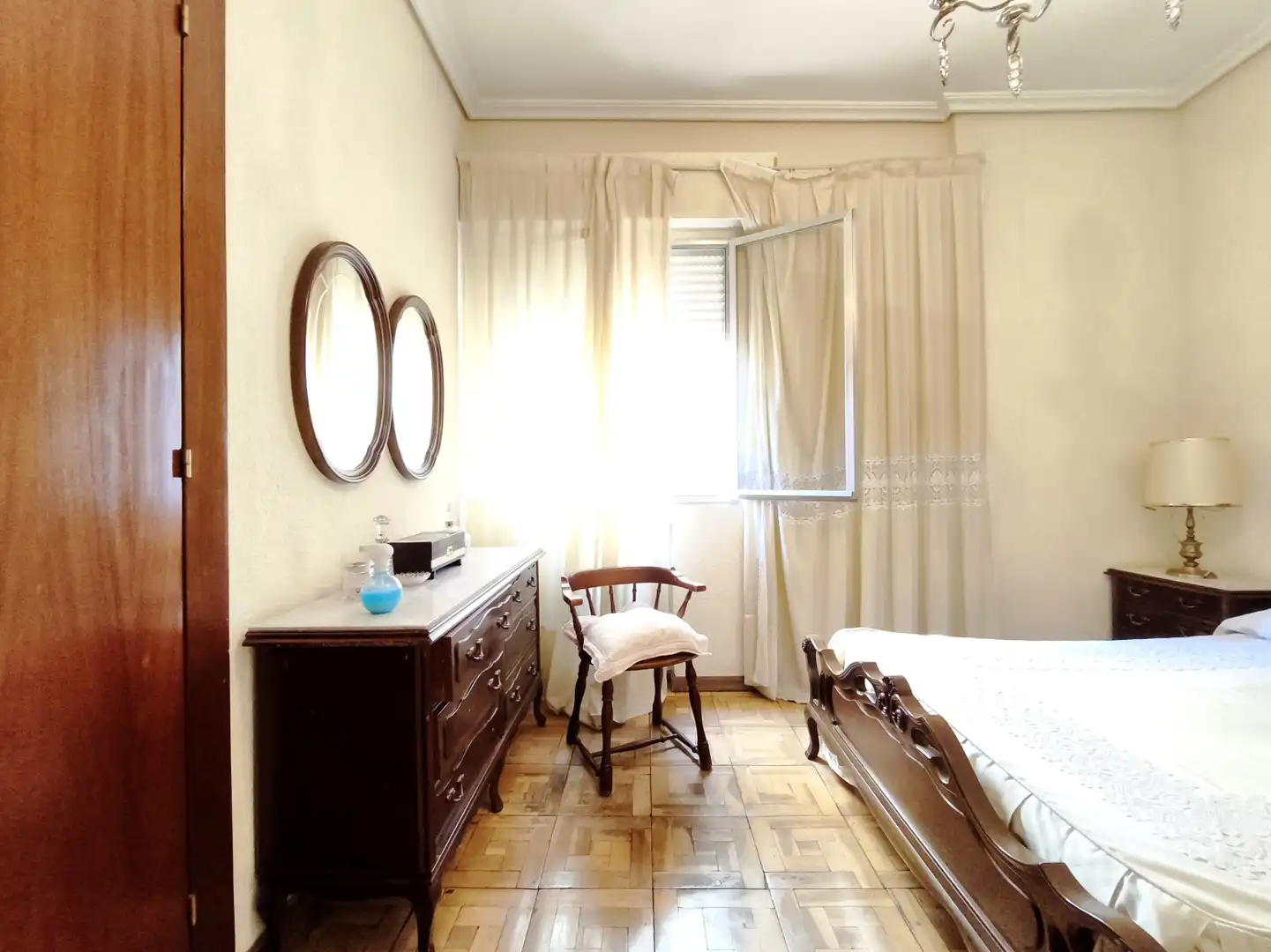 Habitación de Piso en venta en  Logroño con Calefacción, Parquet y Terraza