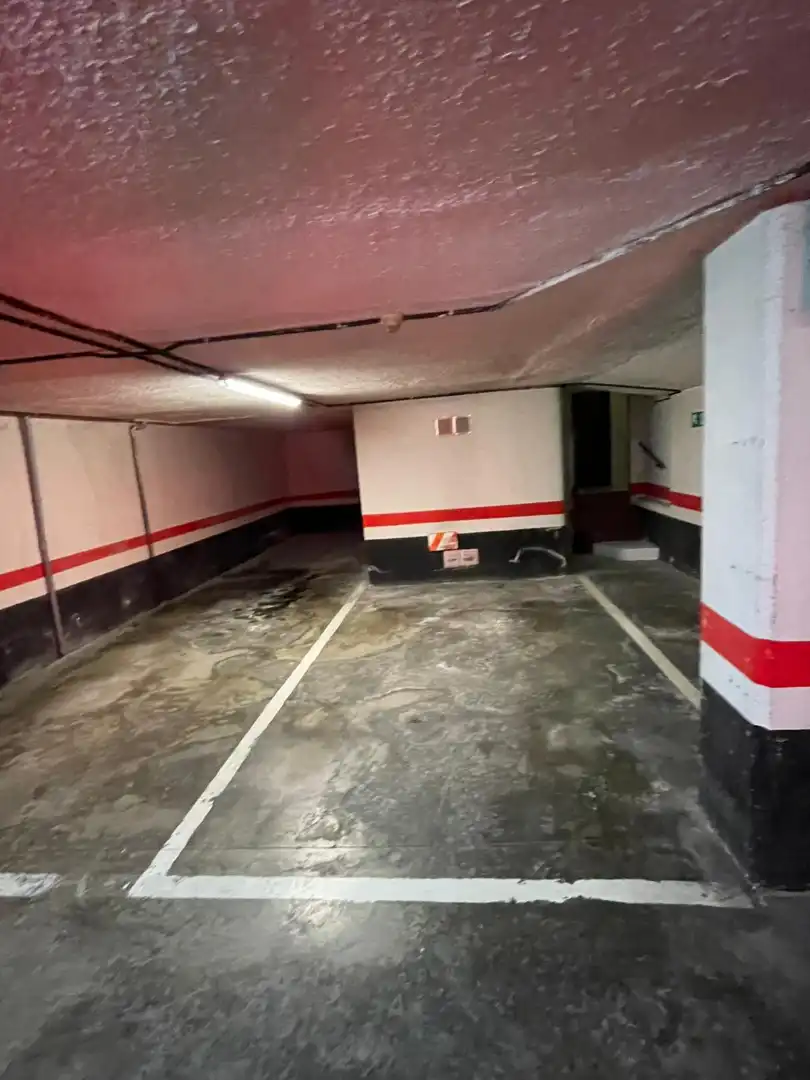 Aparcament de Pis en venda en Barakaldo  amb Calefacció, Parquet i Traster