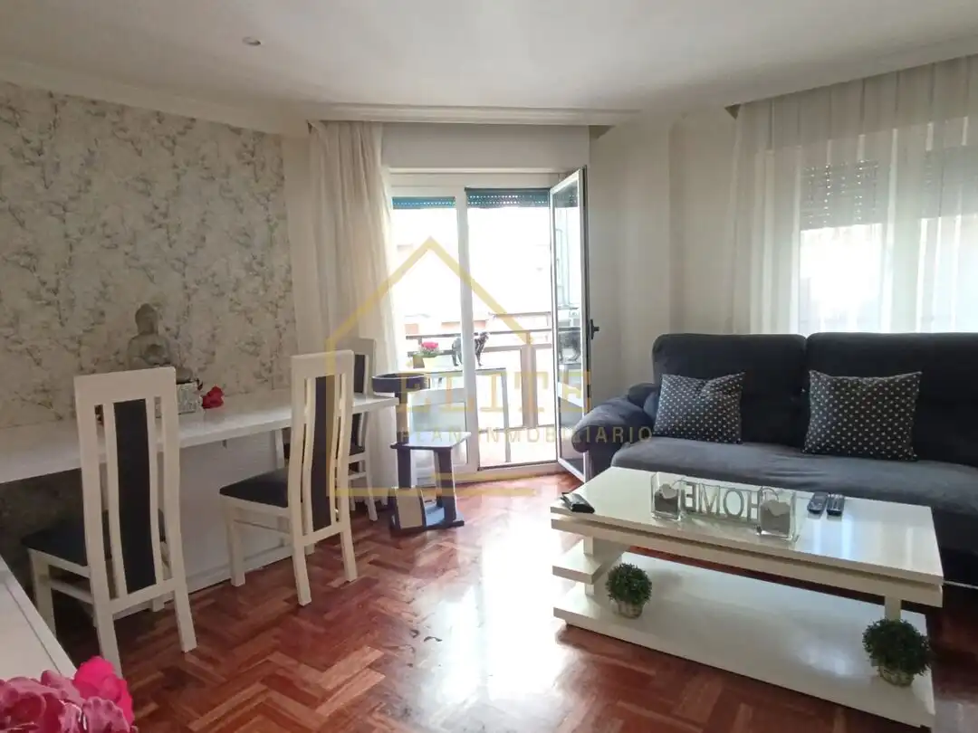Sala de estar de Piso en venta en Santurtzi  con Calefacción, Amueblado y Balcón