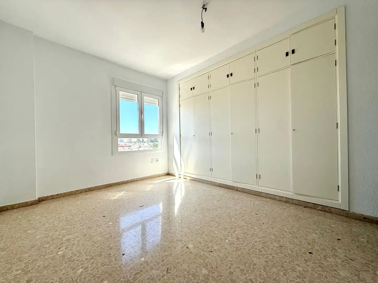 Bedroom of Flat for sale in Sevilla  with Furnished