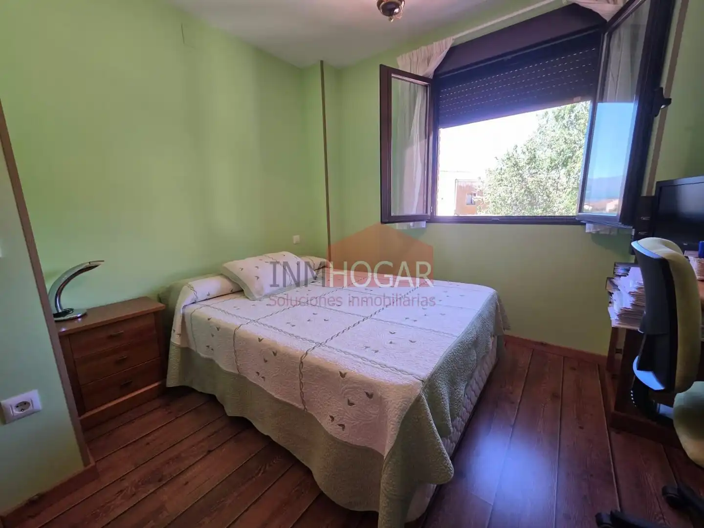 Dormitori de Casa adosada en venda en Navalmoral amb Aire condicionat, Calefacció i Moblat
