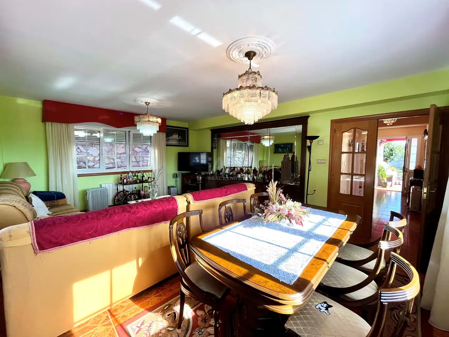 Comedor de Casa o chalet en venta en Culleredo con Calefacción, Terraza y Piscina