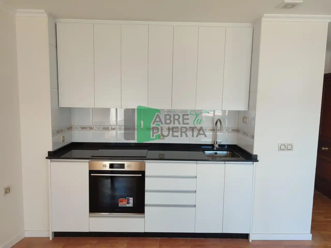 Cuina de Apartament de lloguer en Ourense Capital  amb Calefacció, Parquet i Terrassa