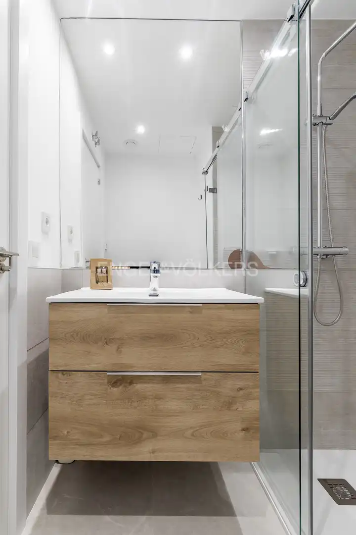 Badezimmer von Wohnungen zur Miete in Madrid mit Klimaanlage, Heizung und Terrasse