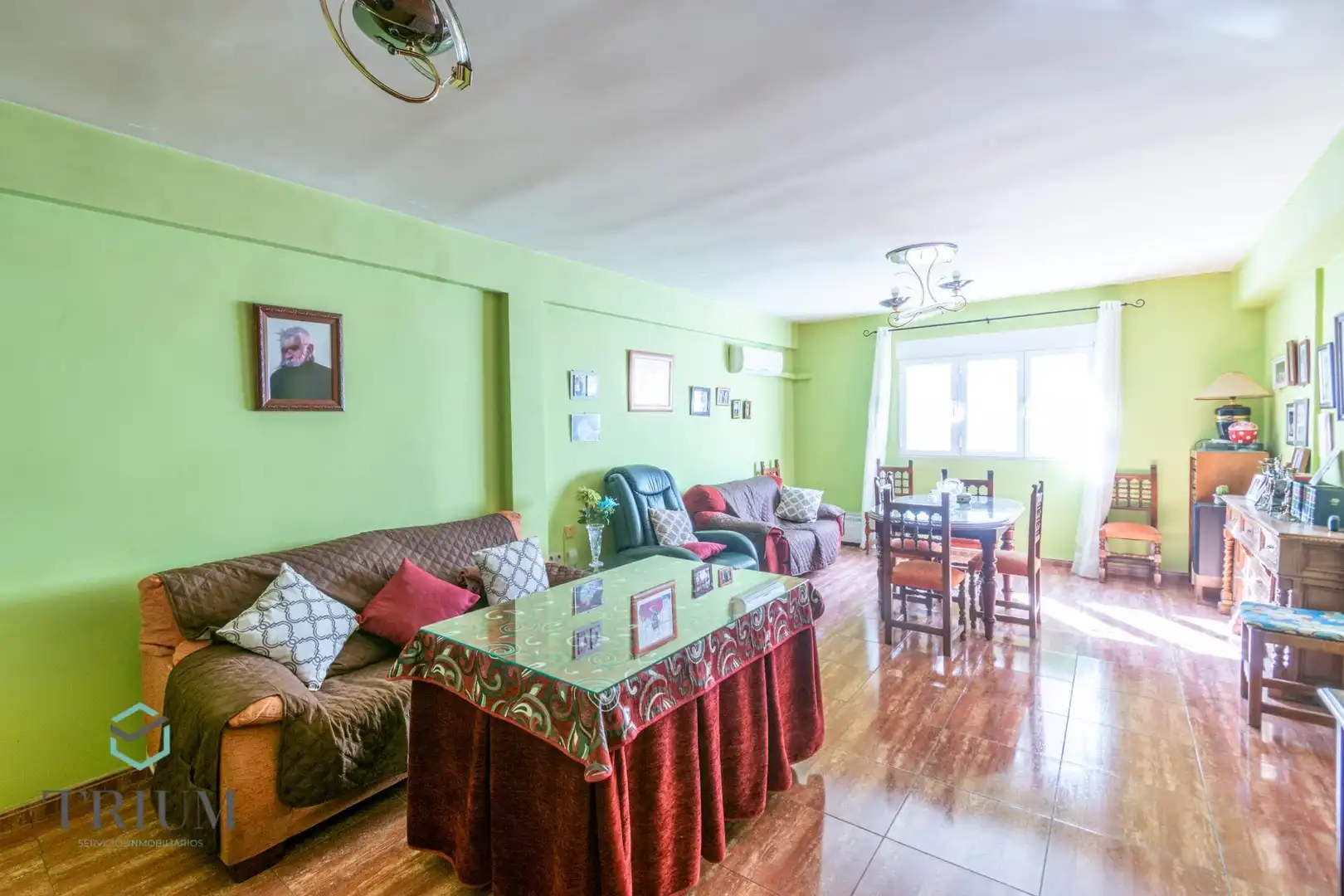 Sala d'estar de Casa adosada en venda en Albolote amb Aire condicionat i Balcó