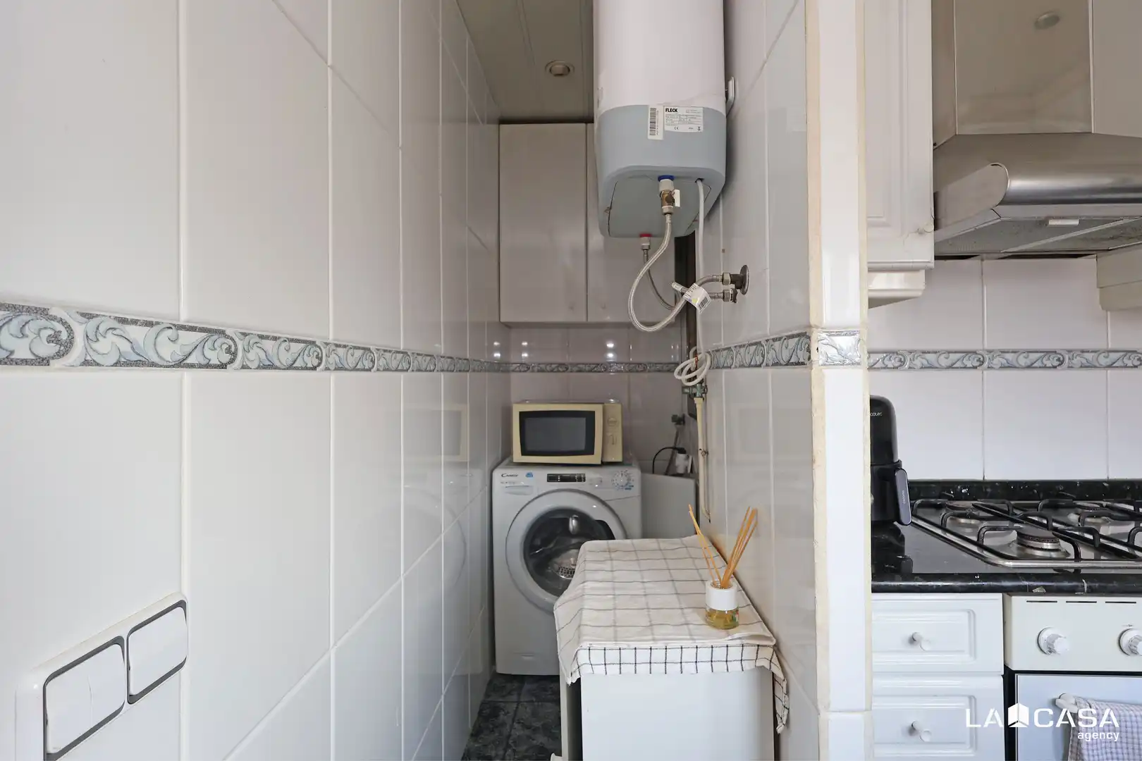 Kitchen of Flat for sale in Esplugues de Llobregat