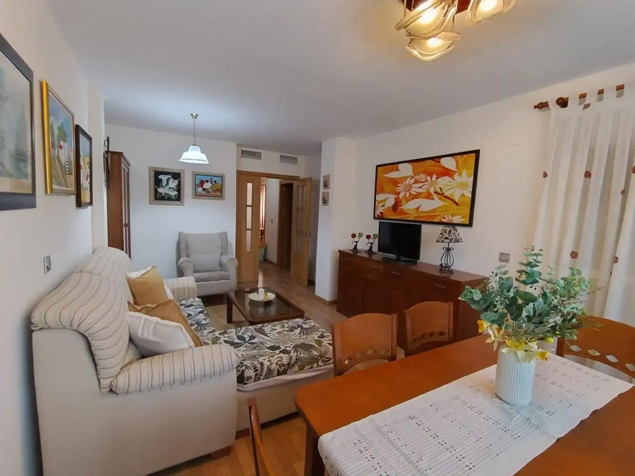 Sala d'estar de Planta baixa de lloguer en Rincón de la Victoria amb Parquet, Terrassa i Moblat