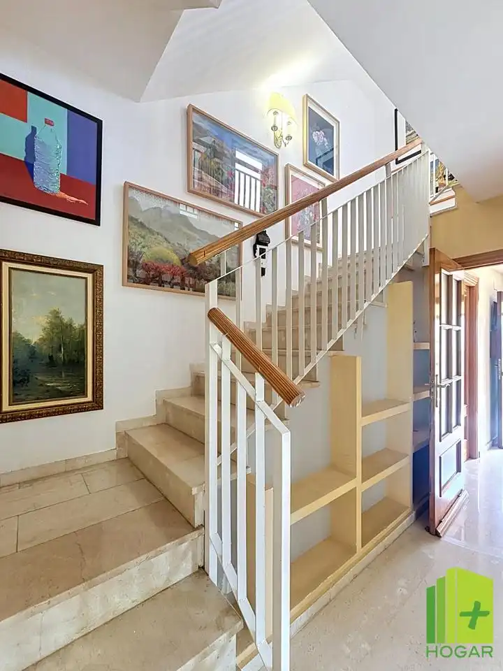Casa adosada en venta en Jaén con Aire acondicionado, Jardín privado y Terraza