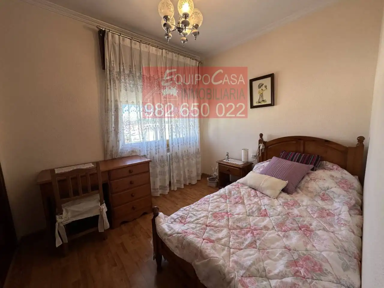 Dormitori de Casa o xalet en venda en Lugo amb Calefacció, Jardí privat i Parquet