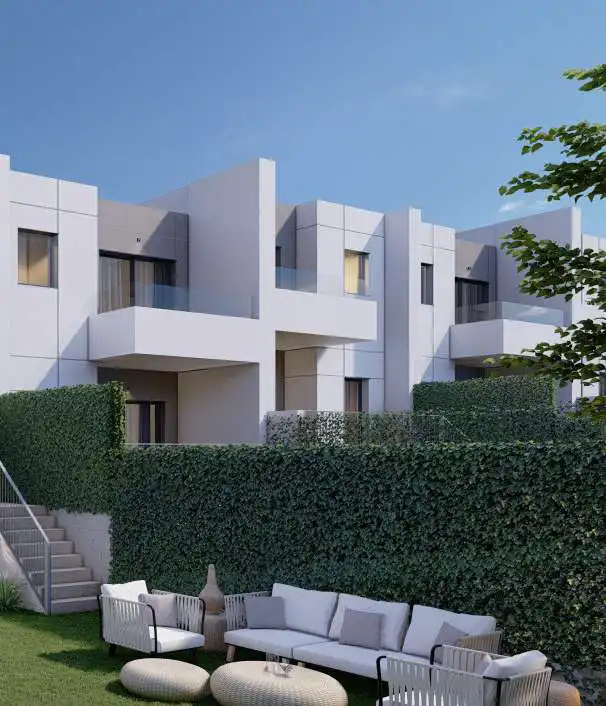 Vista exterior de Casa o xalet en venda en Navalcarnero amb Aire condicionat, Calefacció i Jardí privat