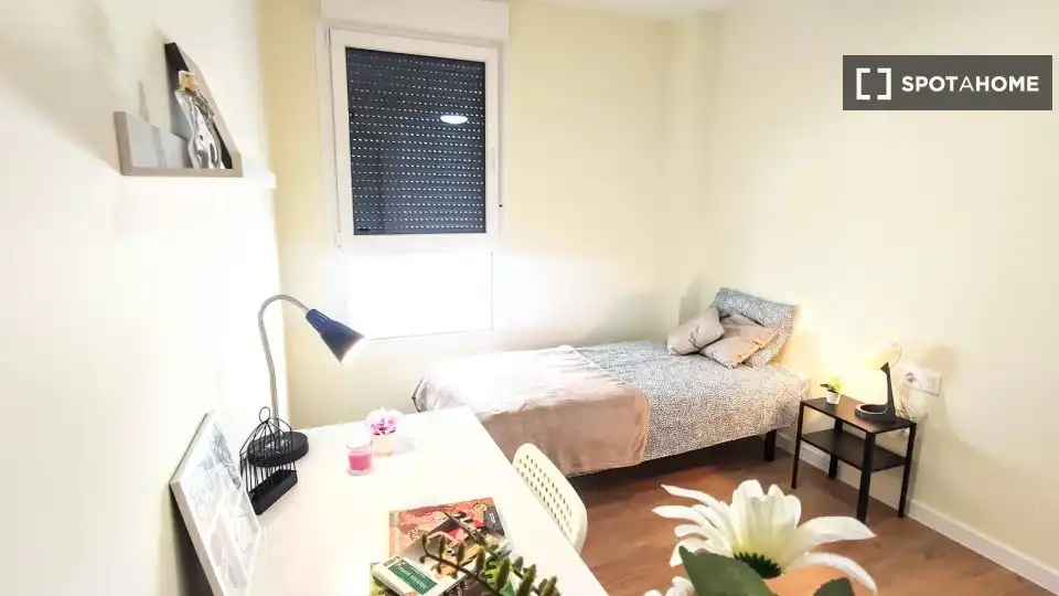 Bedroom of Flat for rent in Alfara del Patriarca  with Air Conditioner, Heating and Furnished