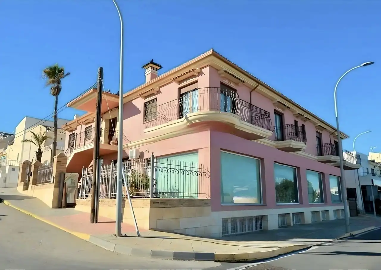 Adossat en venda a San Miguel de Salinas