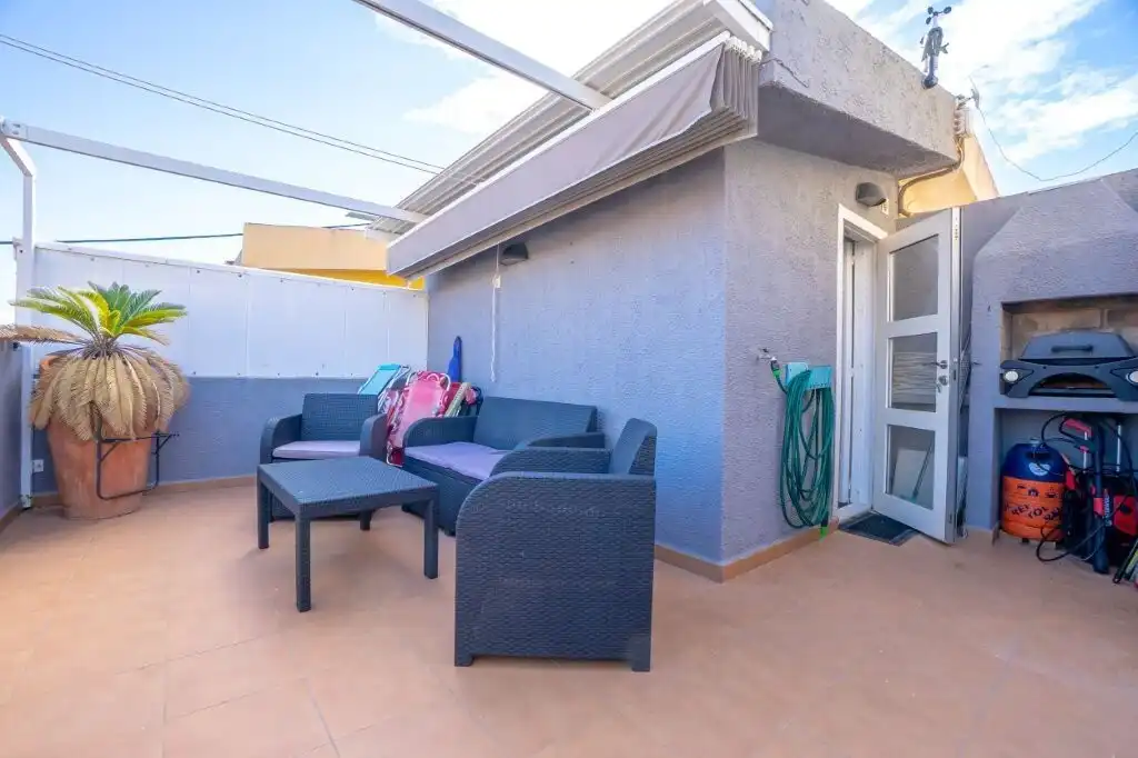 Terrasse von Country house zum Verkauf in Torrevieja mit Klimaanlage, Privatgarten und Möbliert