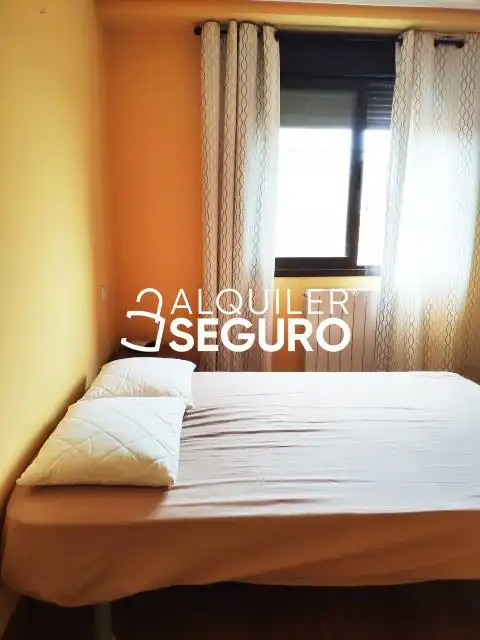 Schlafzimmer von Wohnung zur Miete in Madrid mit Heizung, Schwimmbad und Möbliert