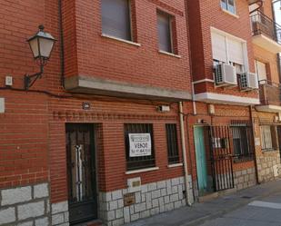 Vista exterior de Casa adosada en venda en Cenicientos