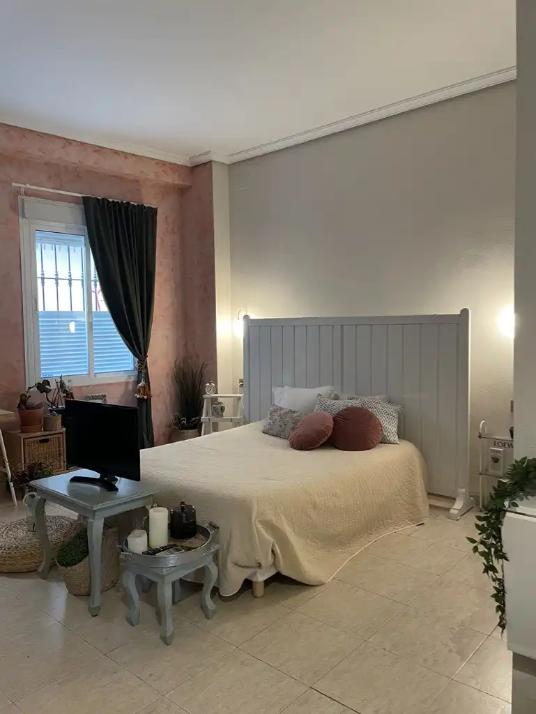 Study for rent in Santa Catalina