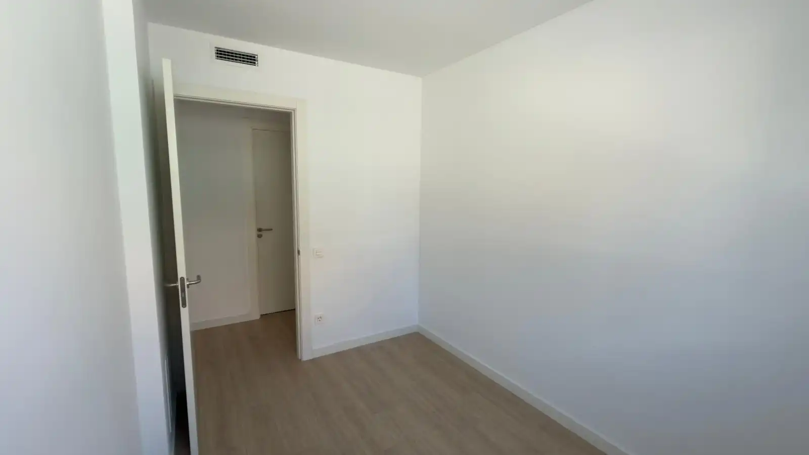 Bedroom of Attic for sale in Esplugues de Llobregat  with Air Conditioner, Heating and Terrace