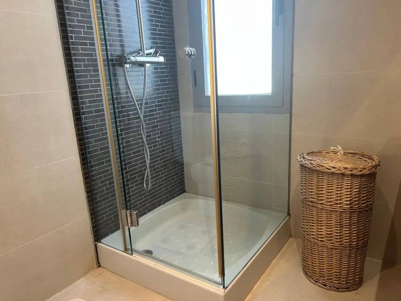 Semi-detached house with pool to rent in Bargas, imagen 33