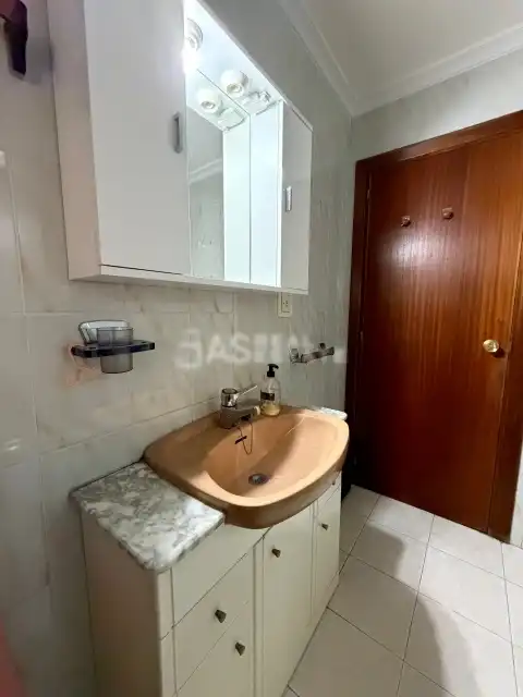 Badezimmer von Wohnung zum Verkauf in Madrid mit Terrasse und Möbliert